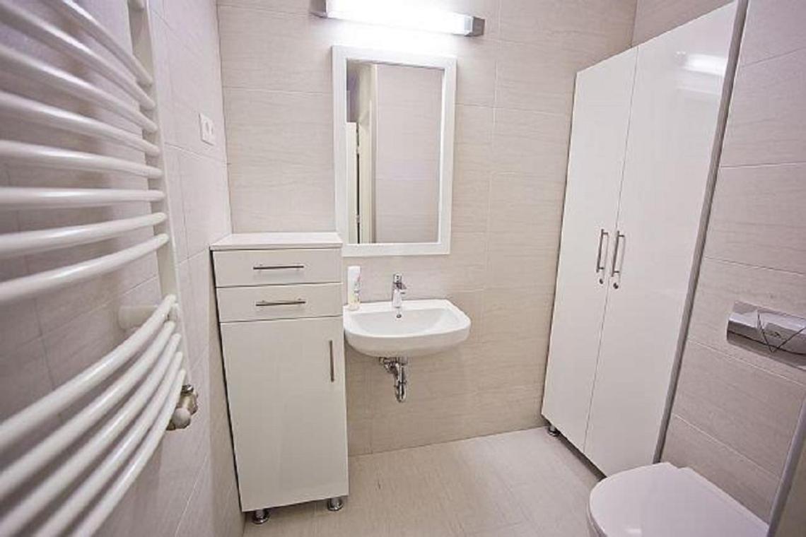 Azur Haz Viola Apartman Sarvar Exterior photo